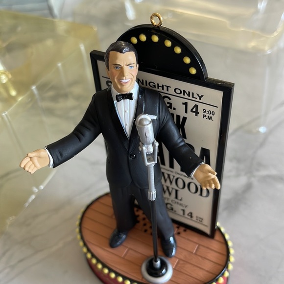 🎶 FRANK SINATRA - Musical Christmas Ornament - 1999 series - Brand new in box - Picture 7 of 15